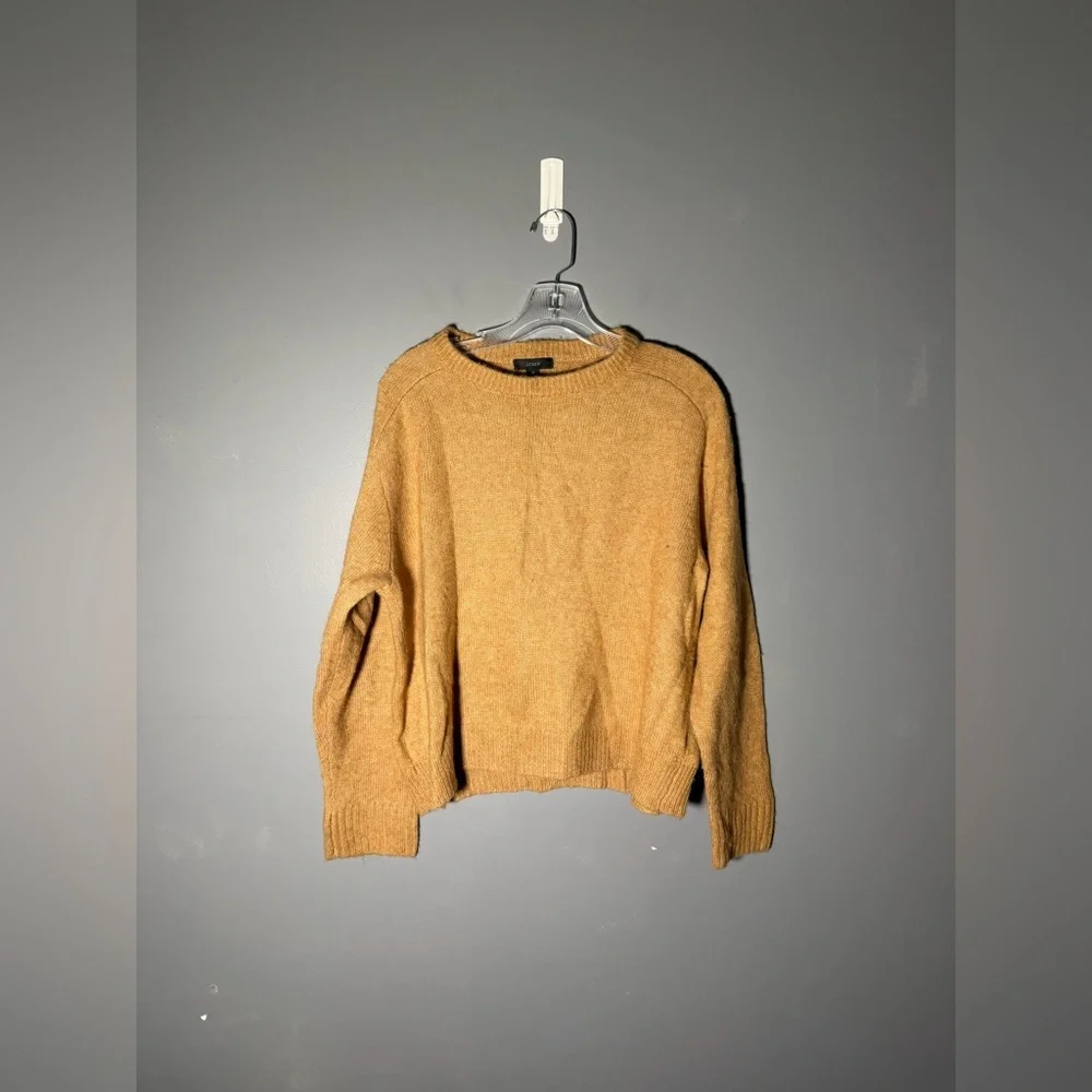 J.Crew Relaxed Saddle Sleeve Sweater Size Medium - Picture 3 of 7